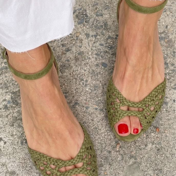 Isadora | Vävd guld-sandal