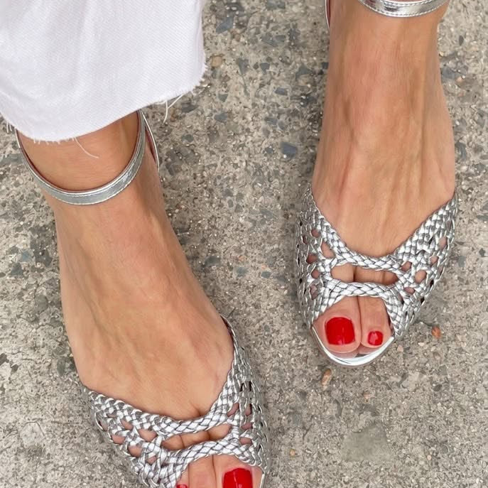 Isadora | Vävd guld-sandal