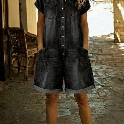 Elvora | Denim-playsuit med krage och korta ärmar