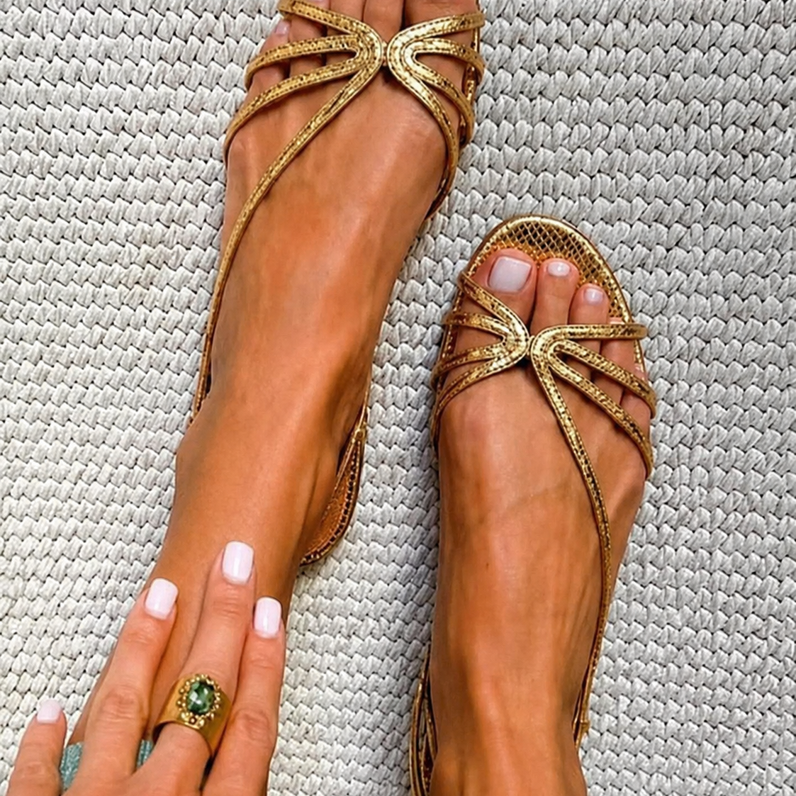 Ginevra | Gyllene sandaler Sommarelegans