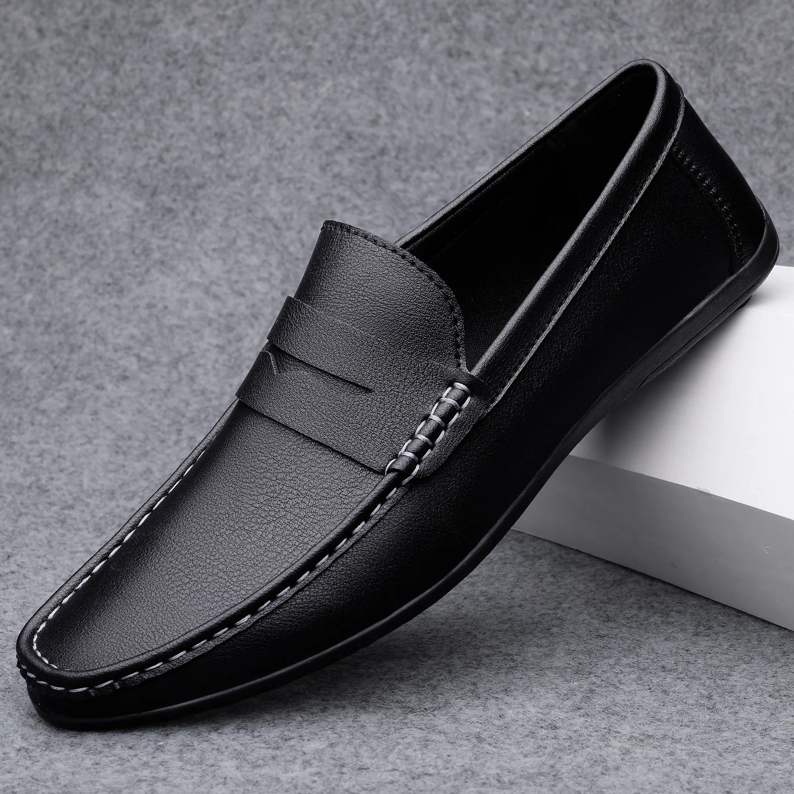 Klassiska italienska loafers i läder