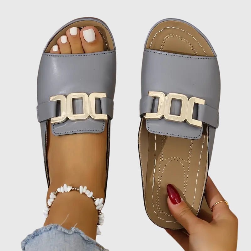 Silje | Sandaler med guldfärgat spänne