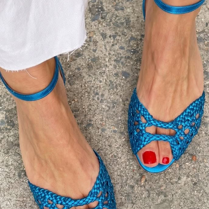 Isadora | Vävd guld-sandal